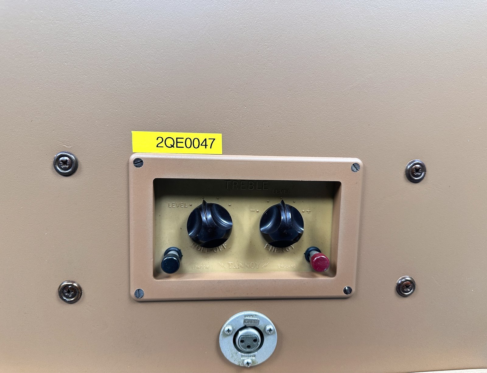 Outstanding Tannoy 295-8 Pair of Speakers Outstanding Tannoy 295-8 Pair of Speakers