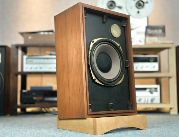 Outstanding Tannoy 295-8 Pair of Speakers