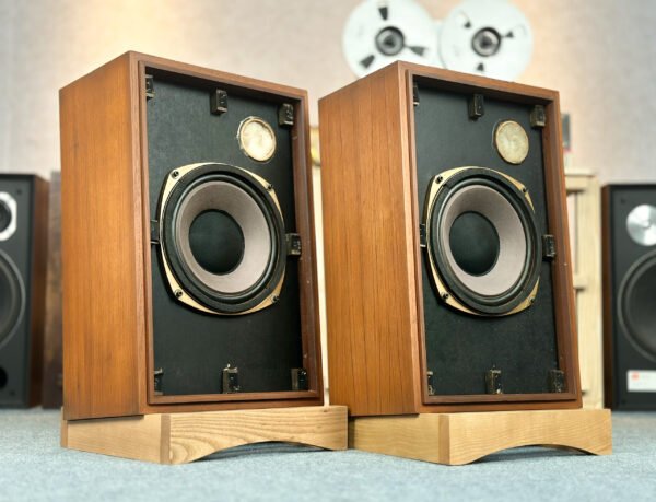 Outstanding Tannoy 295-8 Pair of Speakers
