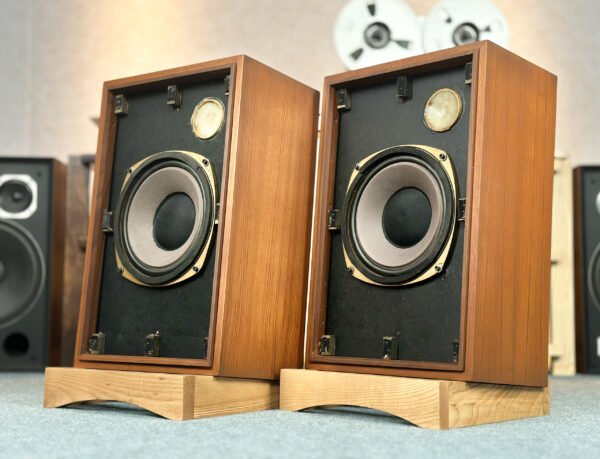 Outstanding Tannoy 295-8 Pair of Speakers