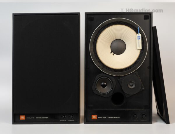 1thlc0516_jbl 4311b Speakers (3)