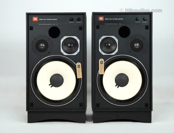 Jbl_4312a_speakers_2qe0083_1