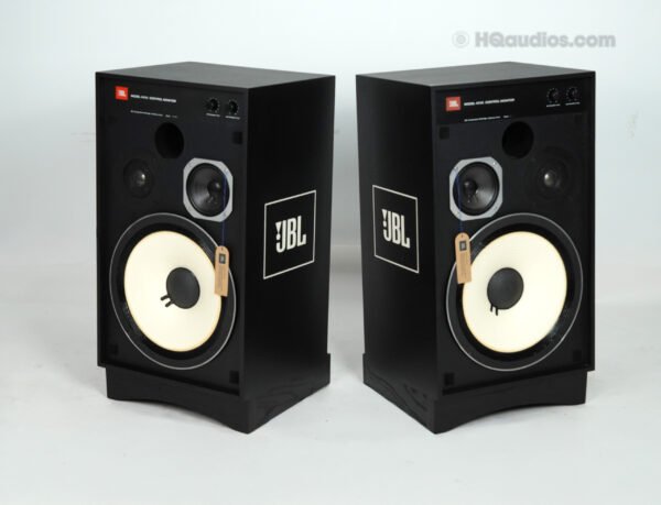 Jbl_4312a_speakers_2qe0083_24
