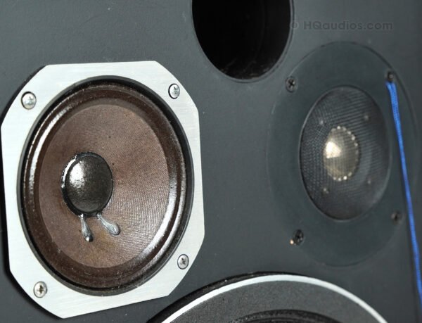 Jbl_4312a_speakers_2qe0084_15