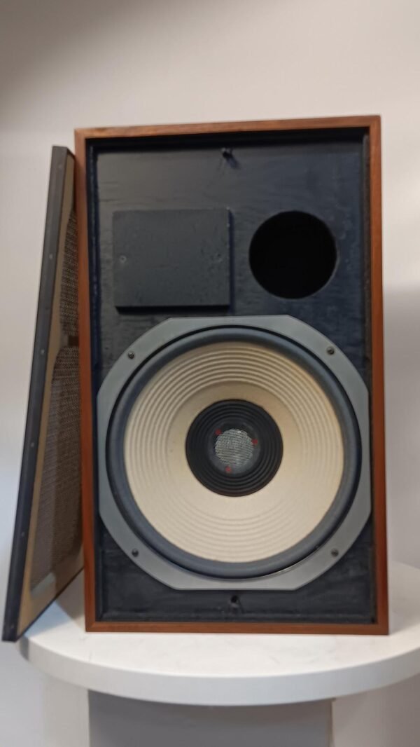 Jbl_c53_libra_speakers_1anlc2107 (1)
