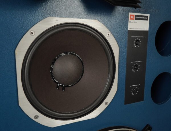 2cc0010_jbl_4344_19
