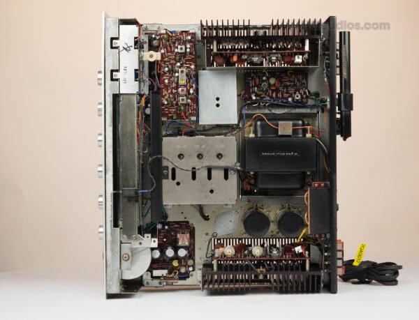 2qa0012_marantz_2245 White_1