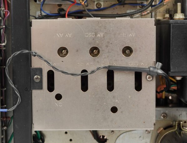 2qa0012_marantz_2245 White_9