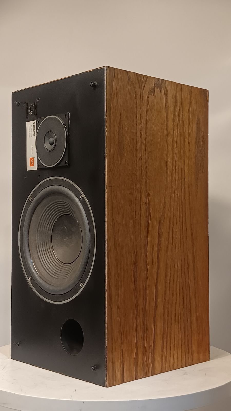 Jbl L26 Speakers_1phlc2538 (1) Jbl L26 Speakers_1phlc2538 (1)