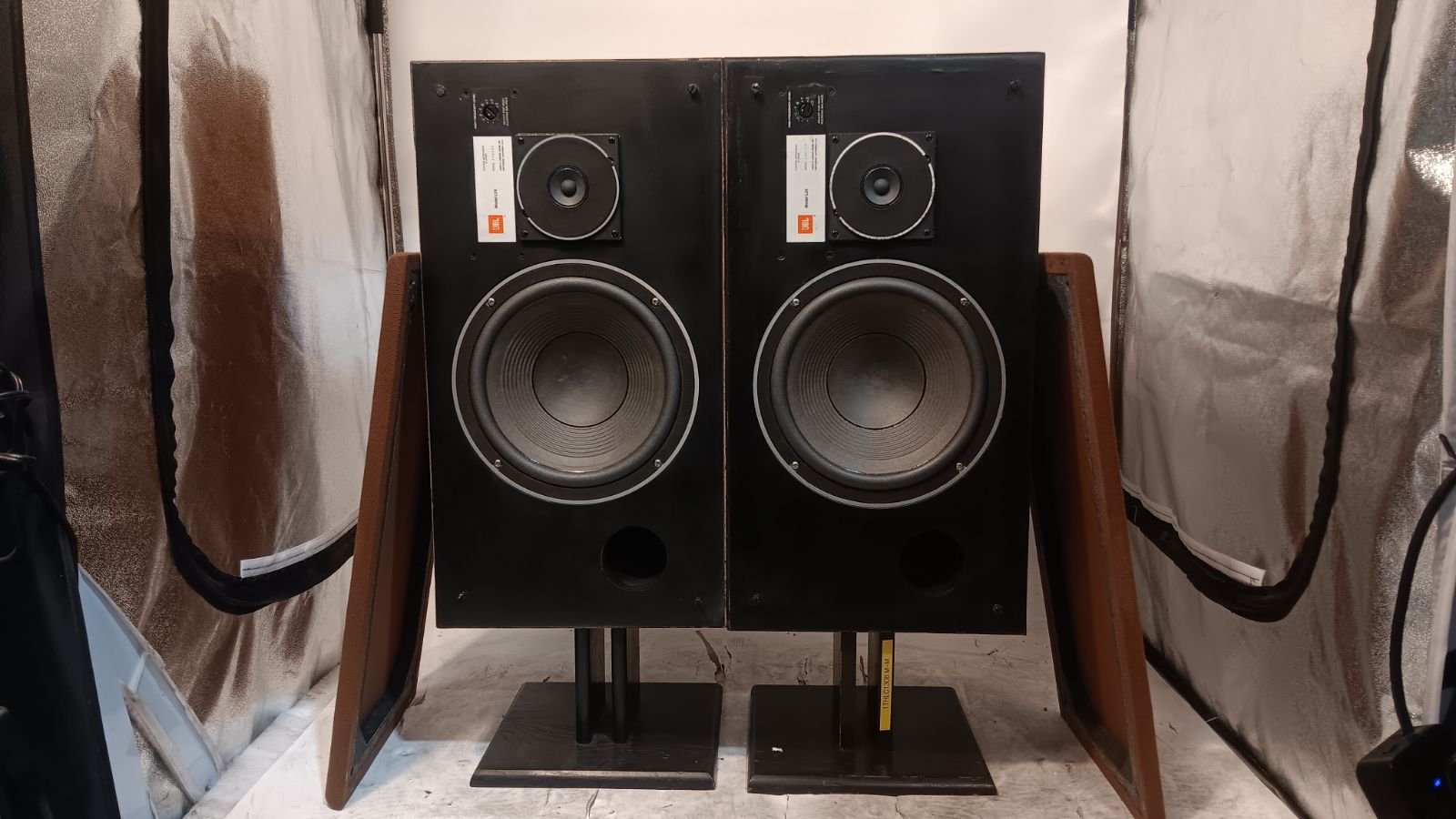 Jbl L26 Speakers_1phlc2538 (9) Jbl L26 Speakers_1phlc2538 (9)
