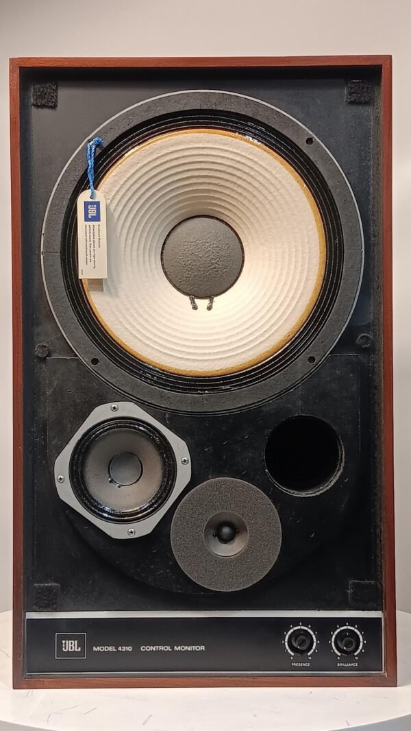Jbl_4310wx_speakers_1tolc0148 (6)