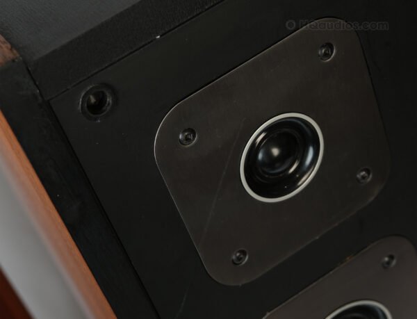 1selc2588_speakers_marantz_m16 (10)
