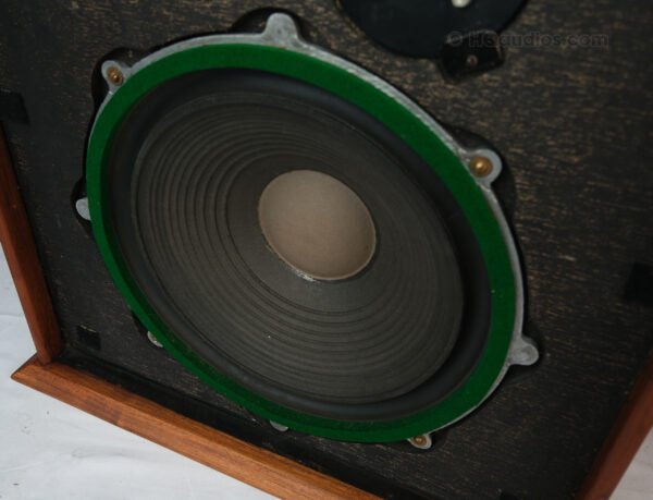 1tolc2262_speakers_wharfedale-w70e (11)