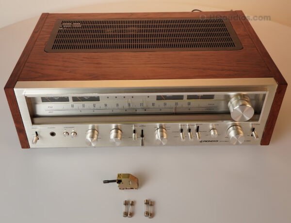 1tosh0133_pioneer_sx-880 White (6)