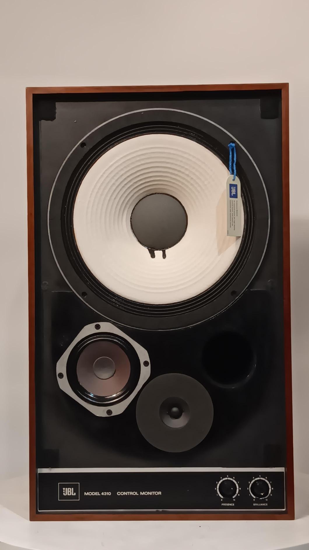 Jbl_4310_speakers_dqs1600 (1) Jbl_4310_speakers_dqs1600 (1)