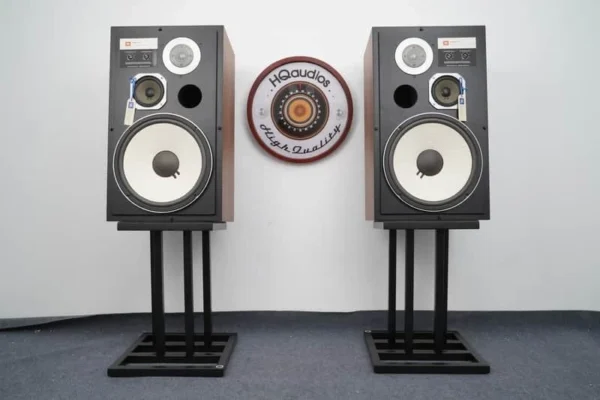 S-l1600 (1)