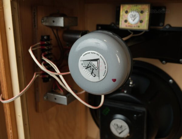 1thl0023_speakers_klipsch_heresy (2)