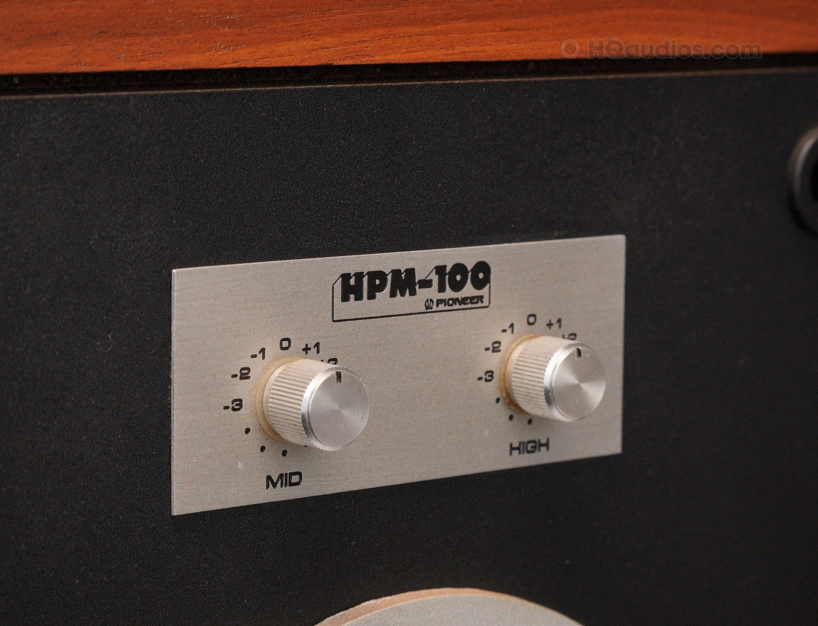 B B